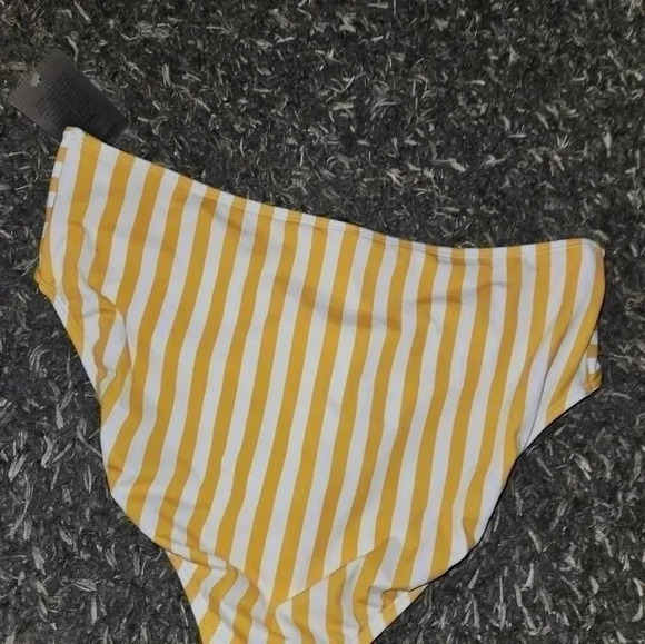 Gabi fresh bikini bottom - Picture 3 of 4